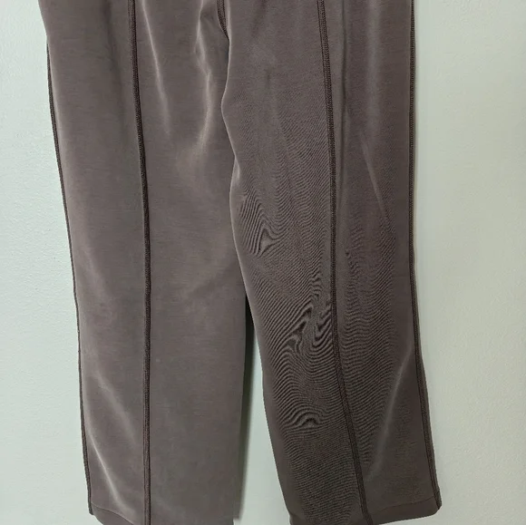 Lululemon Softstreme High-Rise Straight-Leg Cropped Pant - Picture 7 of 10